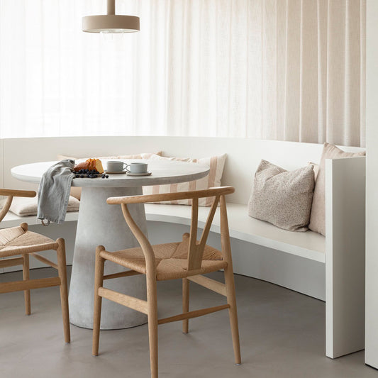 Silla Wishbone por Olmo