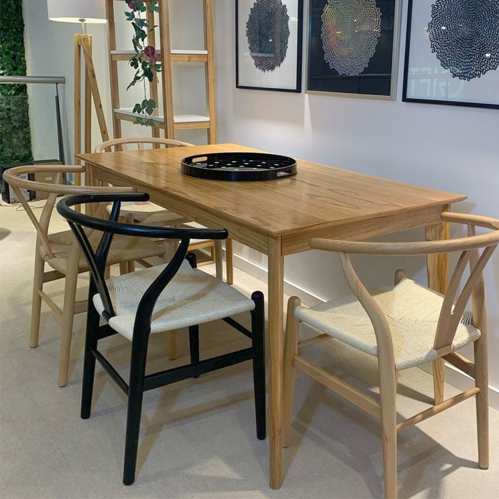 Silla Wishbone por Olmo